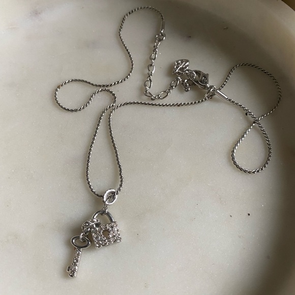 Swarovski Ginger lock and key necklace stamped - Picture 2 of 11